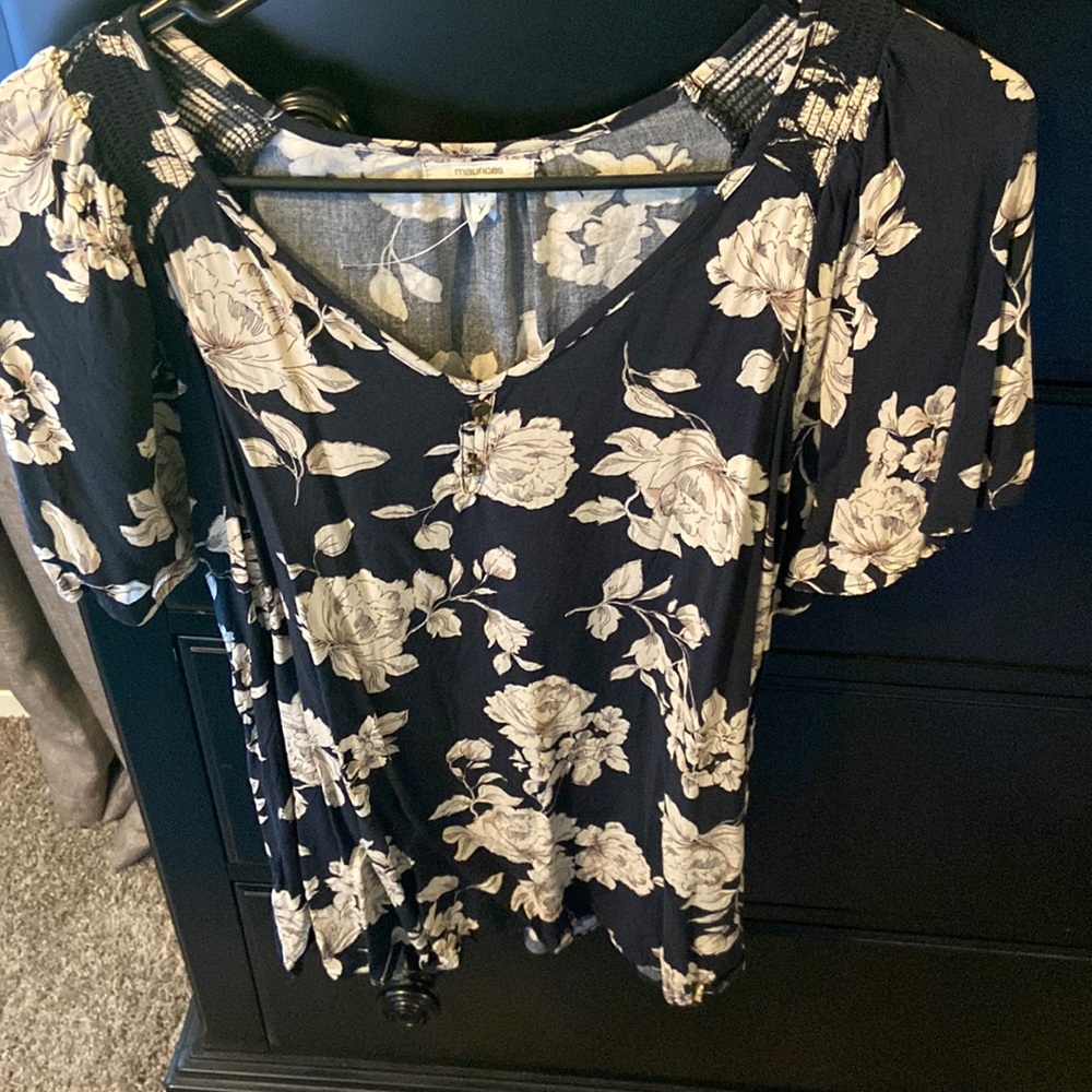 Maurices top